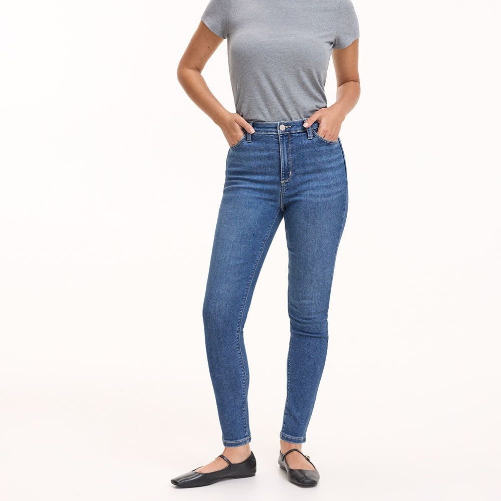Reitmans The Signature Soft High Rise Women's Straight-Leg Jeans